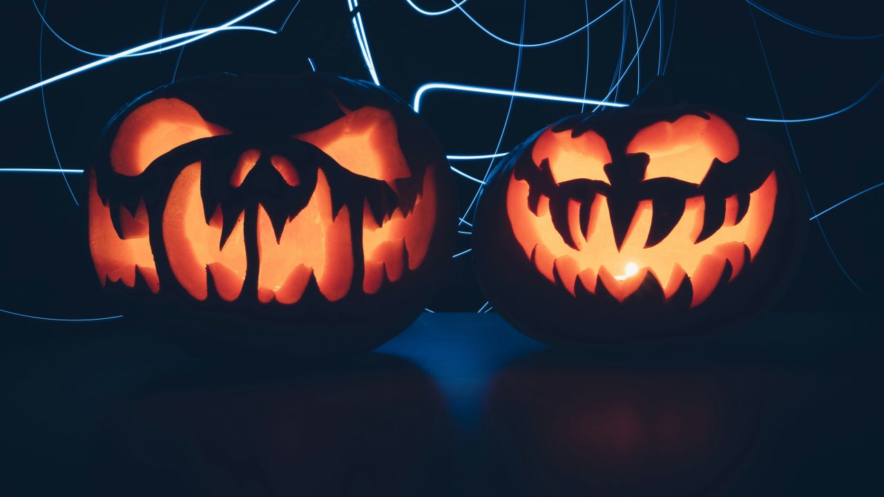 Orange pumpkin lanterns for a spooky Halloween atmosphere