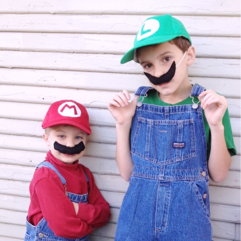 kids-mario-costume-diy