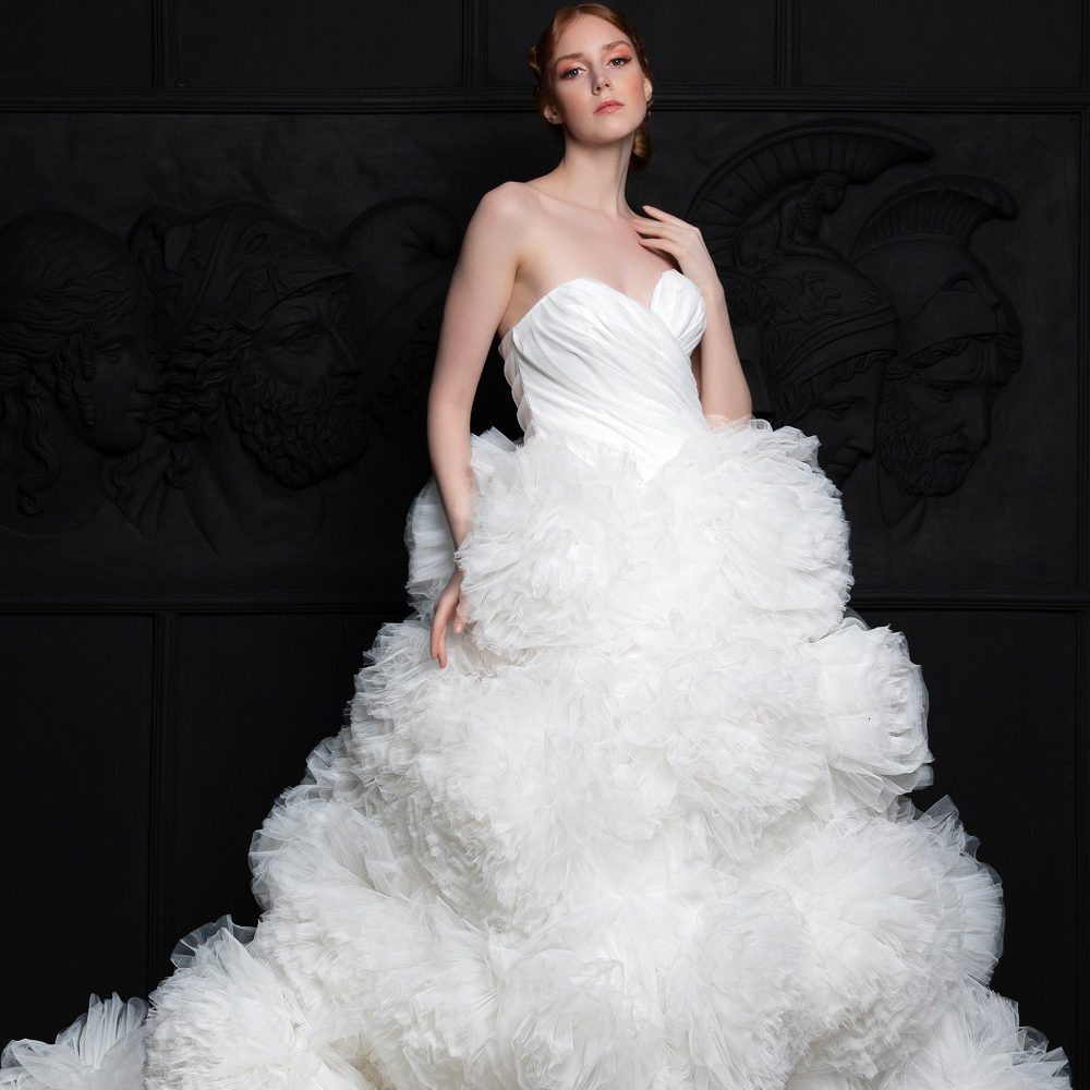 sweetheart neckline wedding dress