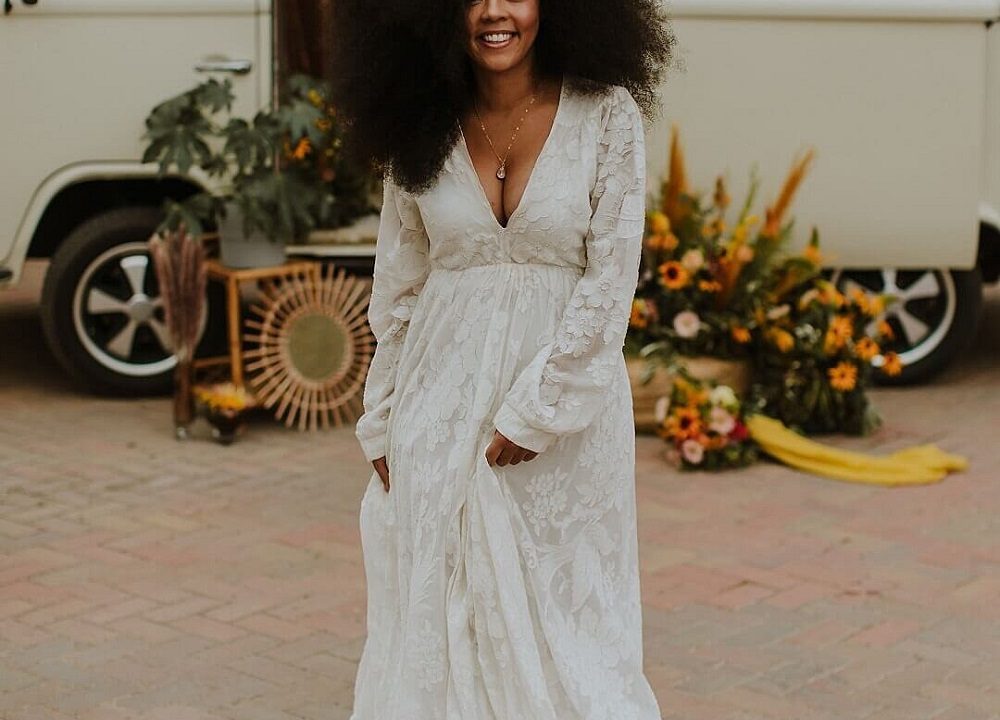 Hippy-Retro-70s-Wedding-Inspiration-With-A-Campervan-