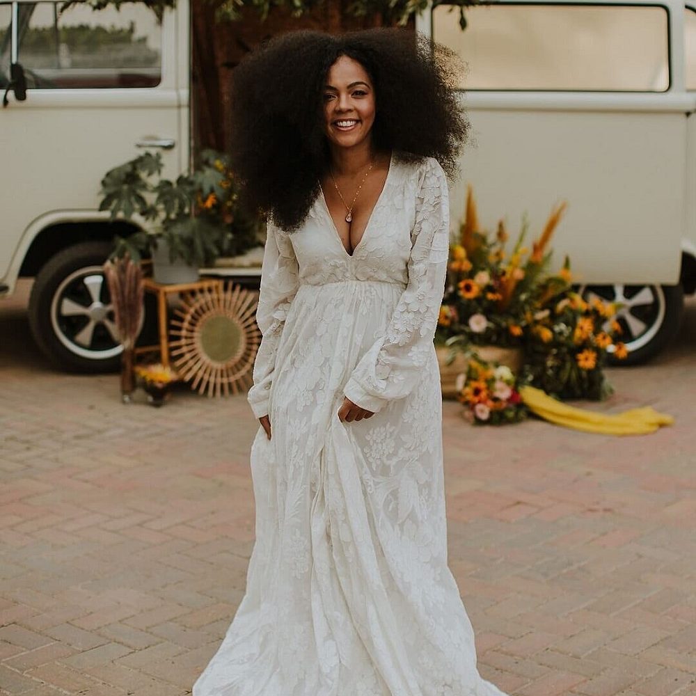 Hippy-Retro-70s-Wedding-Inspiration-With-A-Campervan-
