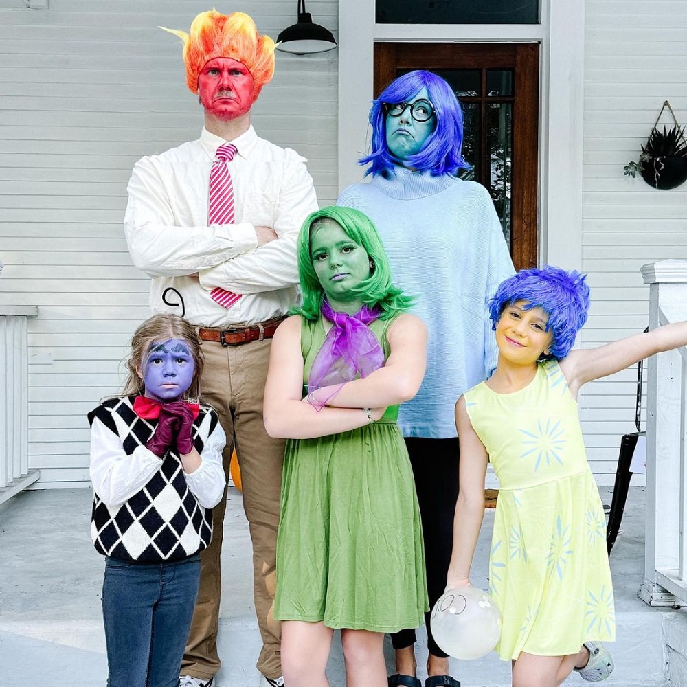 family-halloween-costume-inside