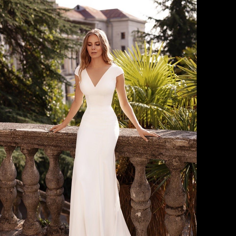 simple white wedding dress
