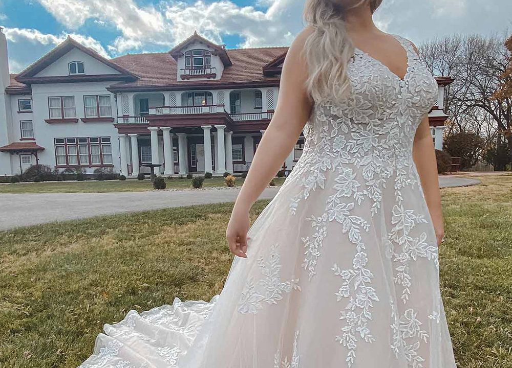 lace long sleeve wedding dress