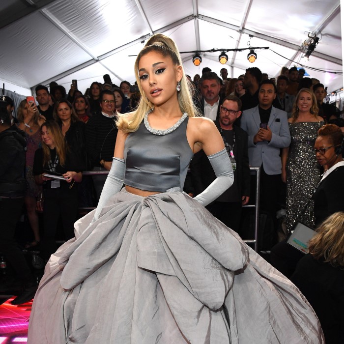 ariana grande outfit