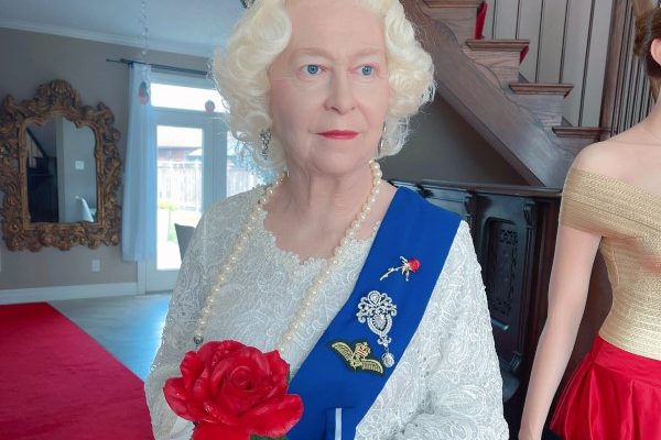 queen elizabeth costume