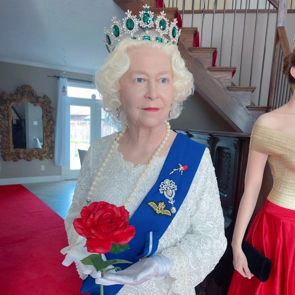 queen elizabeth costume