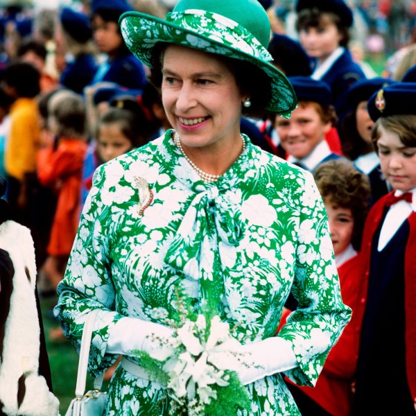 queen elizabeth costume