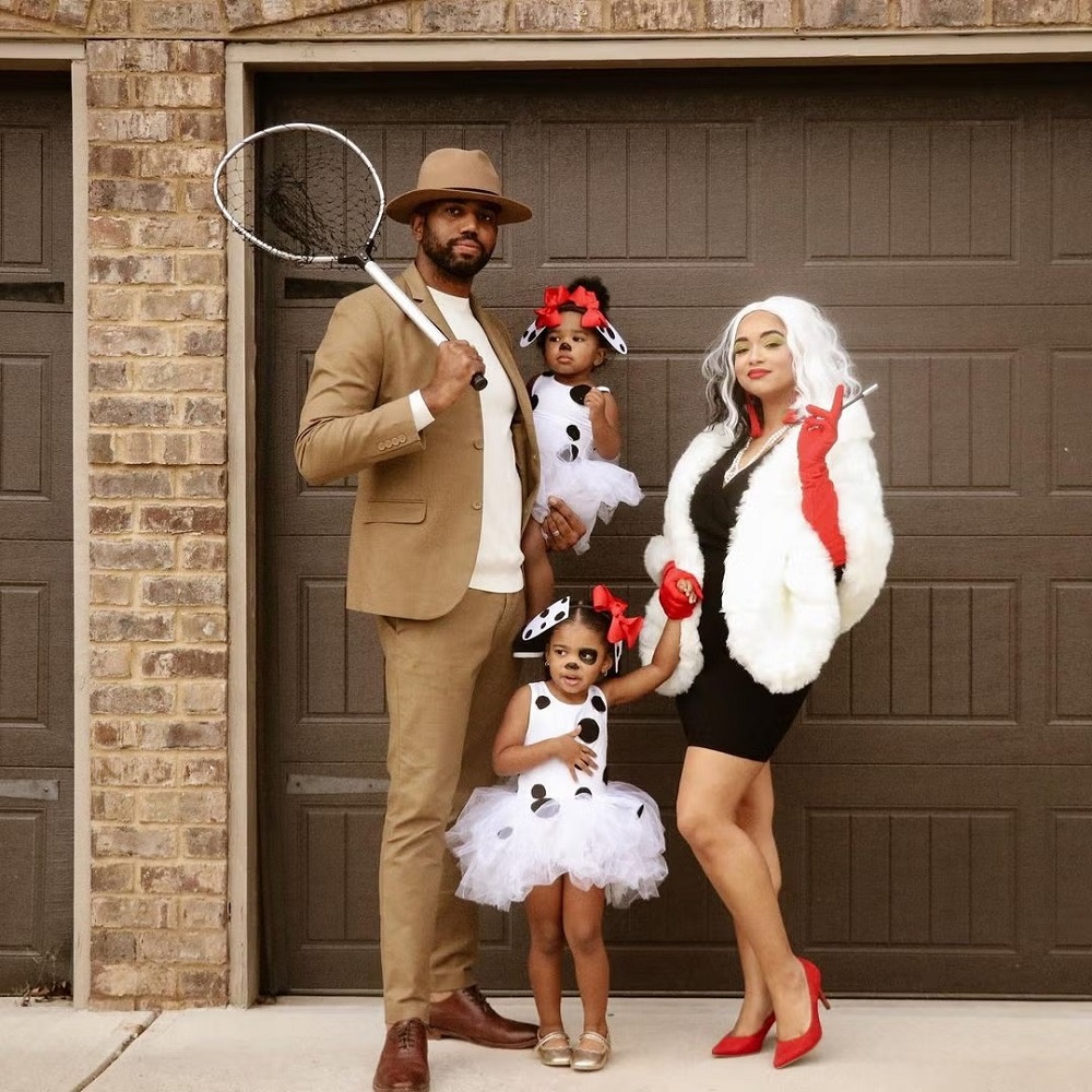 family of 4 halloween costumes