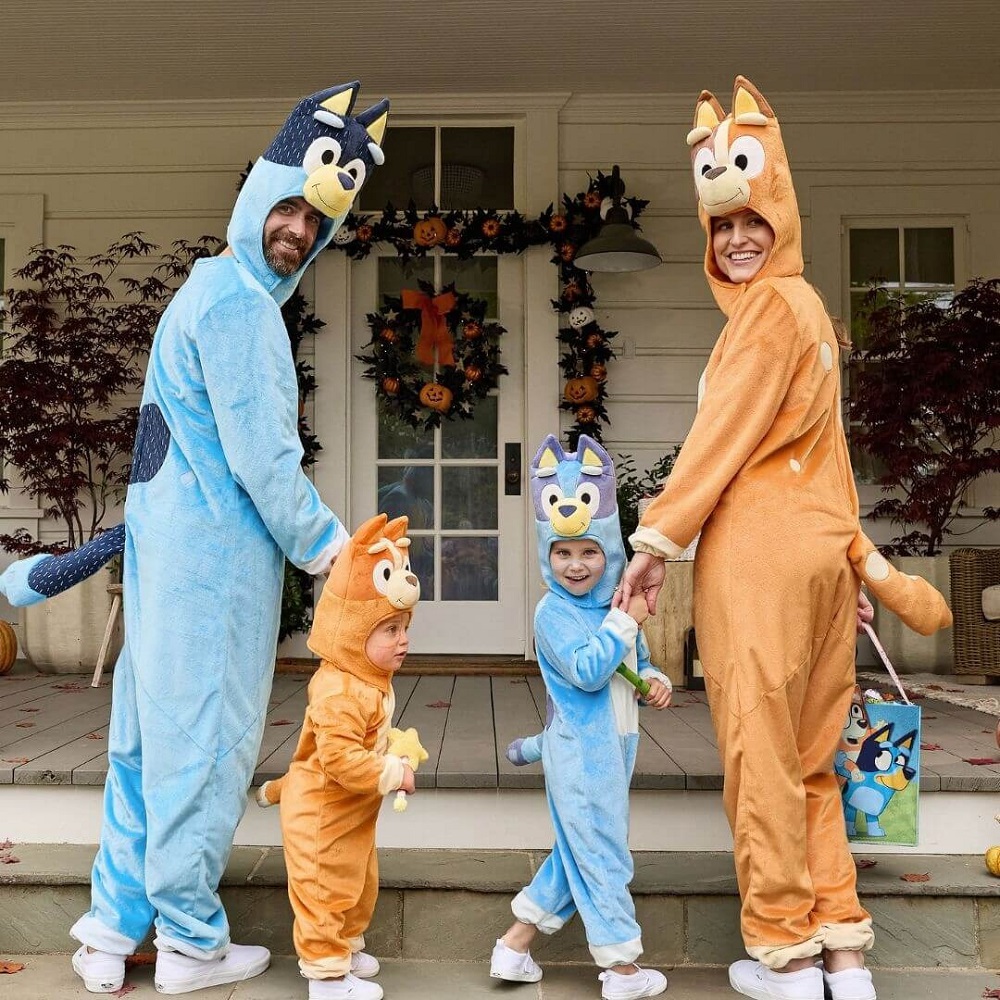 family of 3 halloween costumes